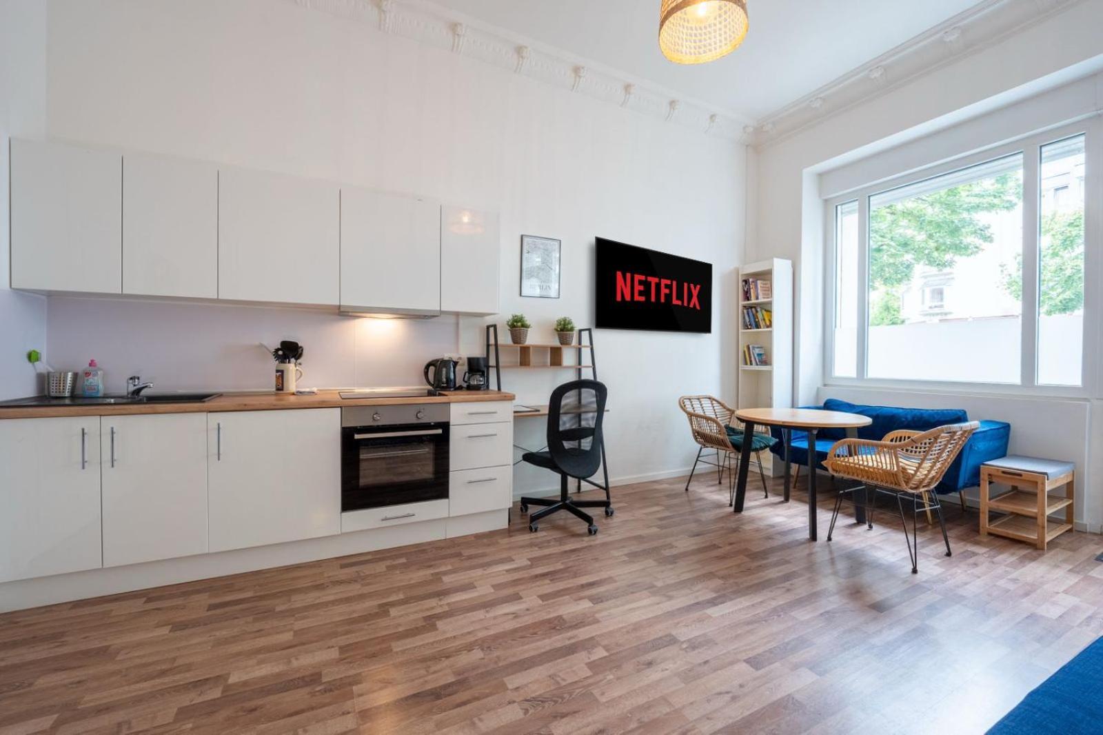 Modern, Central Flat With Workspace Berlin Exterior photo